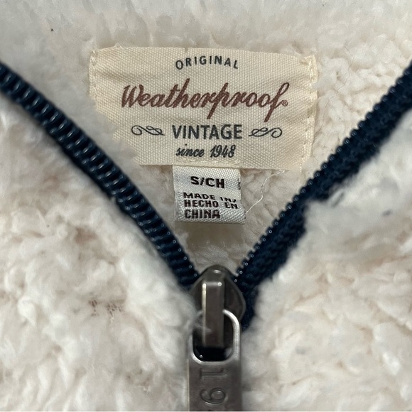 WEATHERPROOF VINTAGE- Comfy Sherpa Full Zip Vest in White with Navy deta… - Picture 4 of 5
